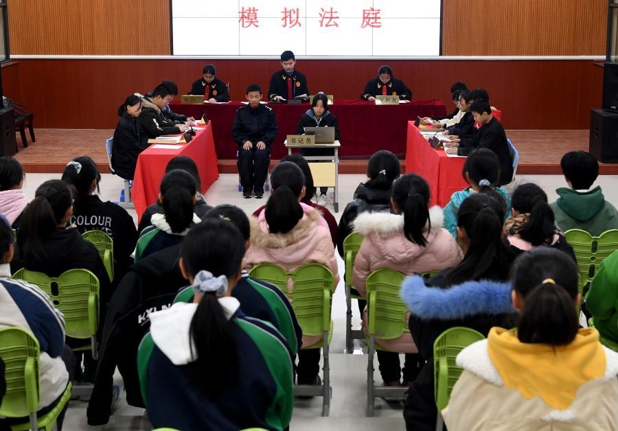 ��ģ�M��ͥ���MУ�@