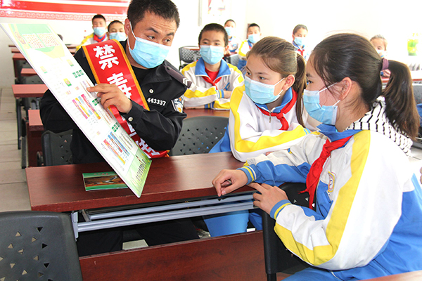 ���������M(j��n)У�@