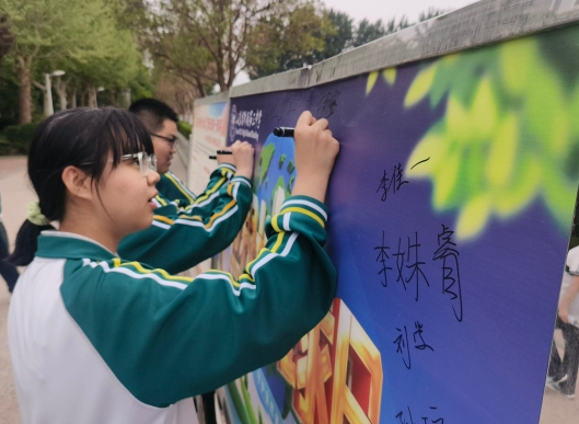  �y�֡�ȫ���(zh��n)�ܡ������L�Gɫδ����