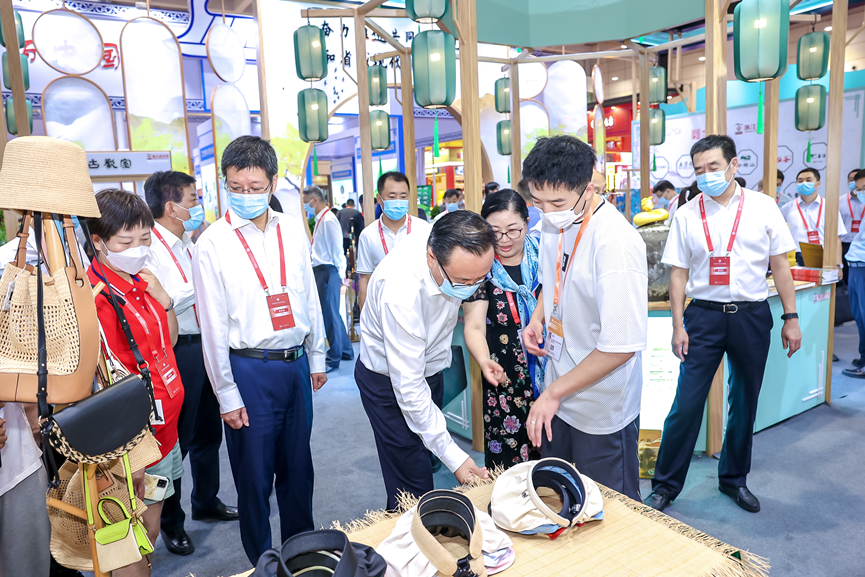 ����Ʒ��ʢ�������������A����̖��ɽ�|�����[���ڝ��_Ļ