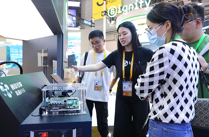 �������M(j��n)�����_չ �װl(f��)��չ��Ʒ����