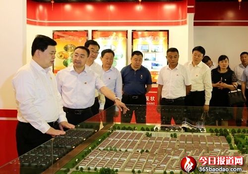   �R���\�l(f��)չ һ�Ğ�Ⱥ�� �����u�������S�(zh��n)���{����Ѵ�弯�w��(j��ng)��(j��)�o(j��)��(sh��)