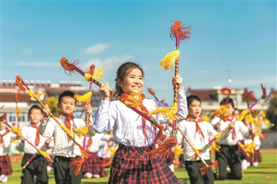 �������B�������У�@