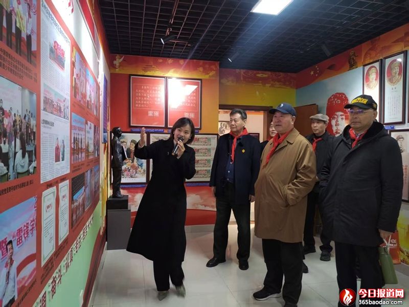  ȫ���������h�W(xu��)�������I�݌��W(xu��)У��У�^(q��)�e�мo(j��)��ë��ϯ�}�~�������hͬ־�W(xu��)��(x��)��62�����ߡ��ܶ����ࡱ���ƃxʽ