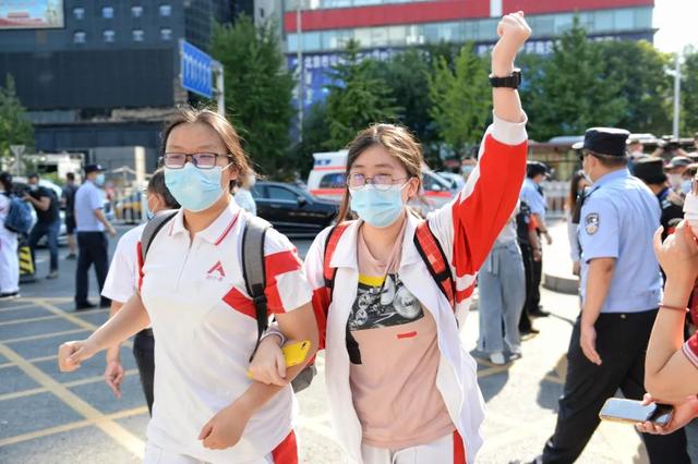 �����¸߿���һ�꣬�������ֱ������̫�y������