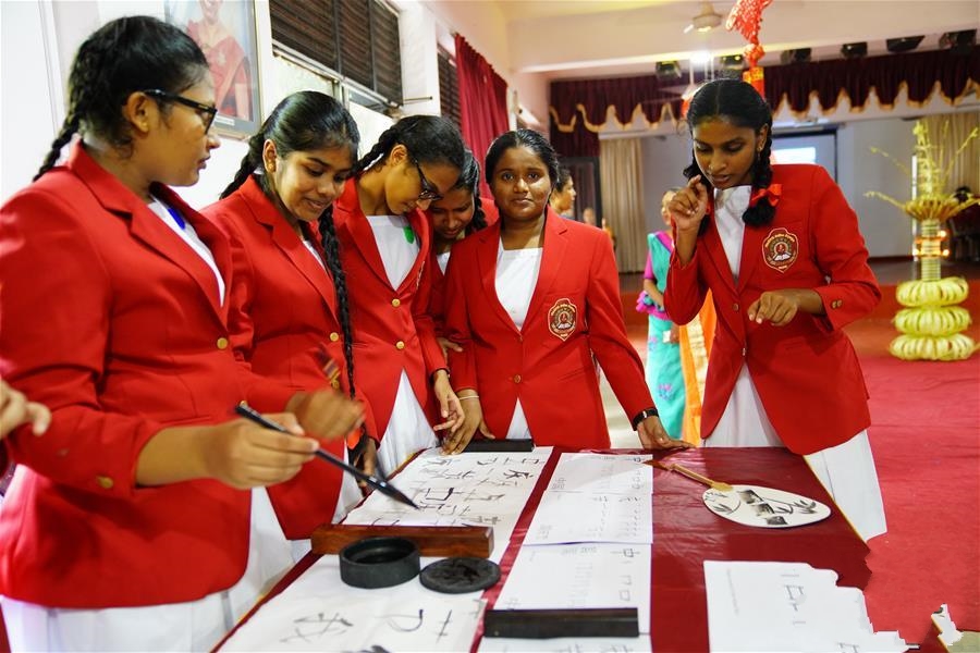 ˹���m�����y(t��ng)Ů�ӌW(xu��)У����Ї�(gu��)�Ļ�ʢ��