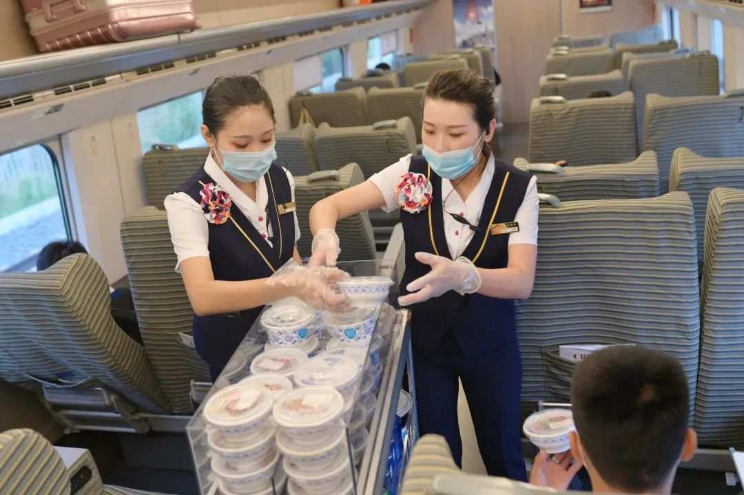 �ܽ^���M���ϲ����F�Ƴ��໨��С���