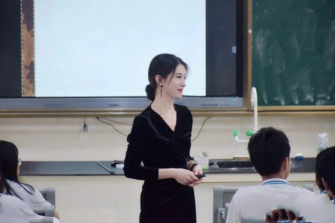   ��ò�c�ǻ۲��棡�����ЌW(xu��)�@��λŮ�ώ�������