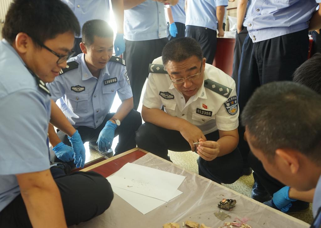  �O���ѣ��ڻҠa�U���Ќ��EҒ��