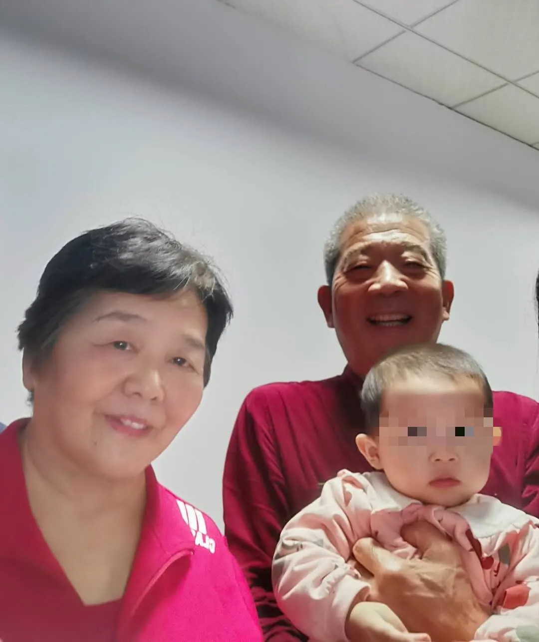 ɽ�|67�qŮ����Ȼ������Ů�Z��(d��ng)һ�r(sh��)����������n1�q�ˣ���ĸ�H̻¶��������(y��ng)ԓ��(hu��)�м�