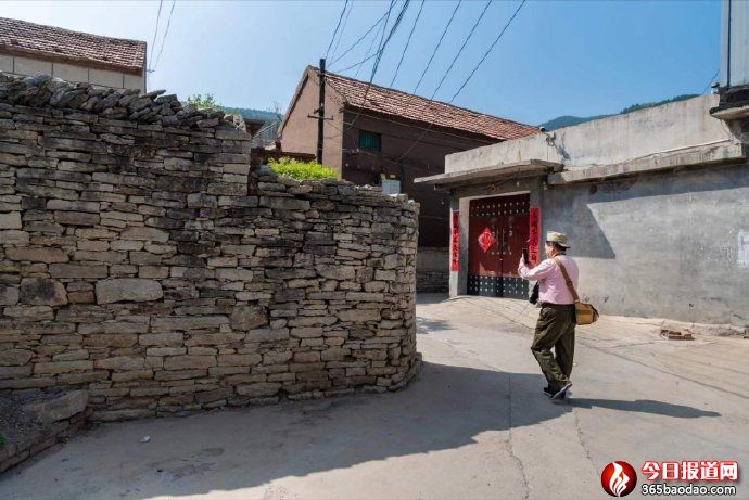 ɽ��ĺ� ������ʯ�SЪ����L(f��ng)�