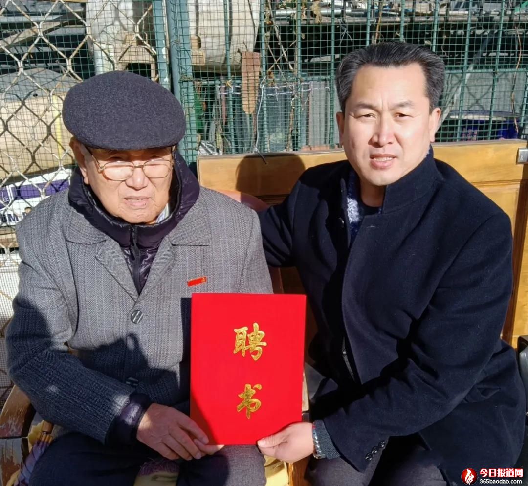 �ˮ˼Դ���������ģ��o(j��)��ë�ɖ|ͬ־�Q��127��������(j��)����Ȫˮ�Ļ��a(ch��n)�I(y��)���g(sh��)��(chu��ng)��(li��n)����Ƹ������ͬ־��(li��n)����ϯ�