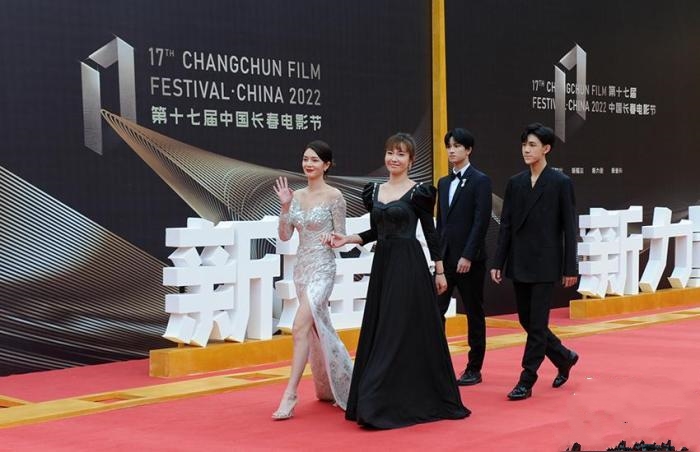 ��ʮ�ߌ��Ї��L(zh��ng)���Ӱ��(ji��)�]Ļ ������������t̺