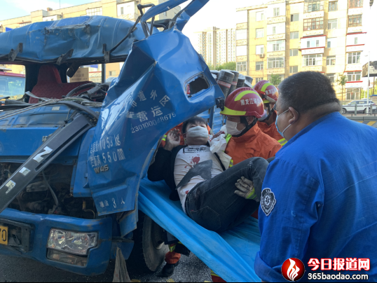 �@�U(xi��n)��һ���ӱ����{��ң� �����I��������Ԯ�(du��)�T�ɹ�̎��4܇(ch��)�Bײ�¹�