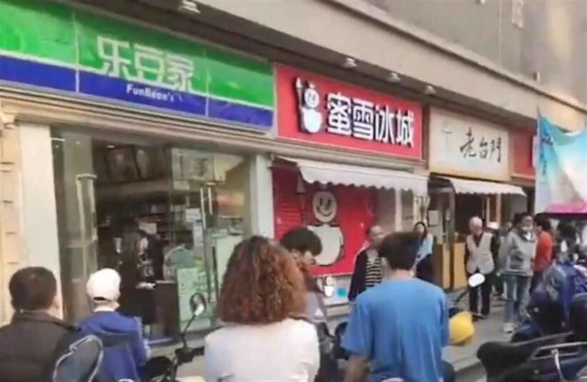 �Ɏ����x����ѩ����Ů�T�����ϰ�����������Ϲ����J(r��n)���l��