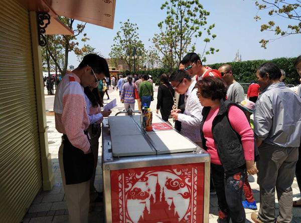 �Ϻ���ʿ��]�I�I(y��)�ѡ��D���� �VȪˮ10Ԫһƿ