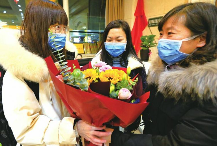 �𾀼��Y�����Ͻ���֧�t(y��)����Ԯ� Ӣ�۳�����11λ����(zh��n)ʿ�YԮ��h